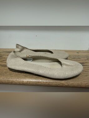 Gap Kids Scalloped Ballet Flats | Champagne Leather | Size 4